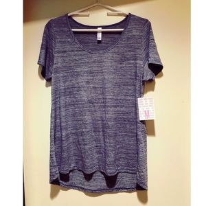 **FLASH SALE** NWT Lularoe Medium Classic Tee